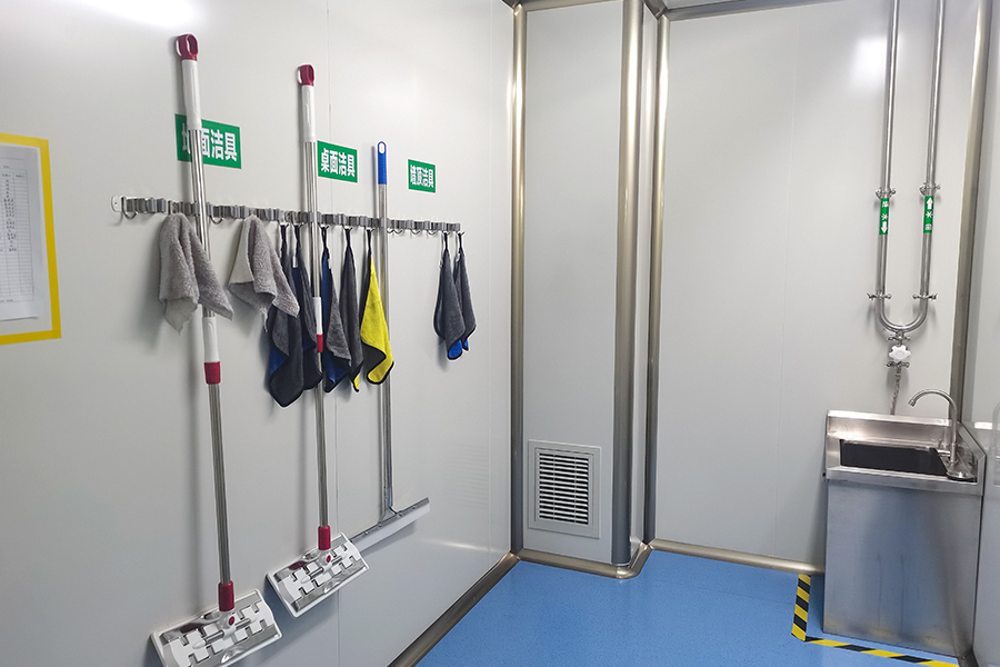 Sala de limpieza de inodoros y lavabos